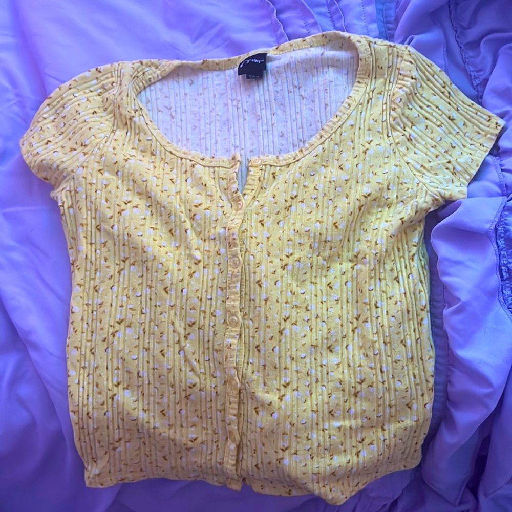 Super cute spring shirt